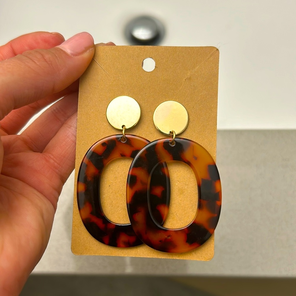 Faux Tortious Shell Earrings